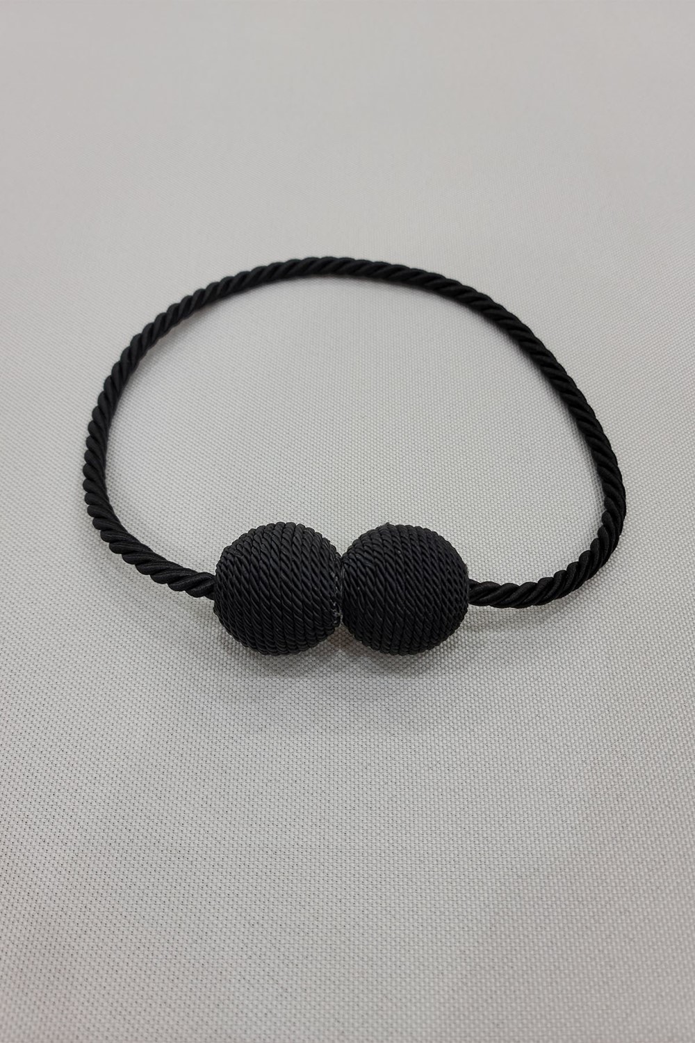 Mıknatıslı Fon Perde Bağlanama Braçol 1 Adet Siyah Mıknatıslı Fon Perde Bağlanama Braçol 1 Adet Siyah